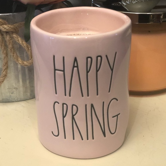 🌸LAST 1🌸 Rae Dunn HAPPY SPRING 7.7 oz Candle - Picture 2 of 4